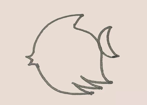 后面的部分，用一個月牙的形狀作為尾巴。.png