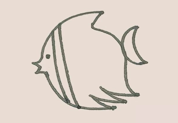 然后在里面點上小黑點的眼睛，以及畫下來兩條豎線作為條紋。.png