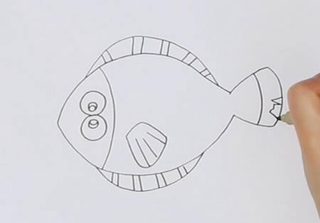 多寶魚(yú)怎么畫(huà)簡(jiǎn)筆畫(huà)彩色
